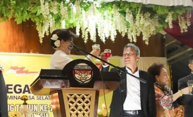 Pawai Pembangunan Dan Tosh Kenegaraan Jadi Puncak Perayaan HUT RI ke-74 DiMinsel. Pawai Pembangunan Dan Tosh Kenegaraan Jadi Puncak Perayaan HUT RI ke-74 DiMinsel.