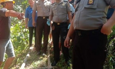 Warga Karimbow Dikagetkan Dengan Penemuan Sosok Mayat Pria DiPerkebunan Tuur. Warga Karimbow Dikagetkan Dengan Penemuan Sosok Mayat Pria DiPerkebunan Tuur.