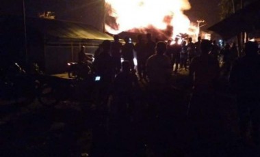 Si Jago Merah Beraksi 3 Rumah DiTompaso Baru Ludes Terbakar Si Jago Merah Beraksi 3 Rumah DiTompaso Baru Ludes Terbakar