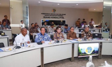 Dihadapan Menteri ART/BPN, CEP Curhat Tentang Penerbitan Sertifikat Dan HGU Di Minsel Dihadapan Menteri ART/BPN, CEP Curhat Tentang Penerbitan Sertifikat Dan HGU Di Minsel