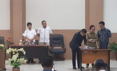Susunan Alat Kelengkapan Dewan Resmi Ditetapkan DPRD Minsel Melalui Rapat Paripurna Susunan Alat Kelengkapan Dewan Resmi Ditetapkan DPRD Minsel Melalui Rapat Paripurna