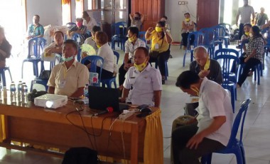 Perangkat Dan Masyarakat DesaTumpaan Dibekali Pengetahuan Penggunaan Anggaran Desa Perangkat Dan Masyarakat DesaTumpaan Dibekali Pengetahuan Penggunaan Anggaran Desa