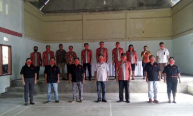 Pimpin Apel Perangkat Desa Wioi Camat Ratim Tekankan Tupoksi Perangkat Desa Pimpin Apel Perangkat Desa Wioi Camat Ratim Tekankan Tupoksi Perangkat Desa