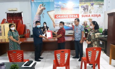Diduga Isteri Ditunjuk Sebagai Mandor Kerja Dan Upah Kerja masuk Rekening Isterinya Hukum Tua Minanga Tiga Dinonaktifkan Diduga Isteri Ditunjuk Sebagai Mandor Kerja Dan Upah Kerja masuk Rekening Isterinya Hukum Tua Minanga Tiga Dinonaktifkan