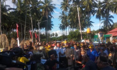 Cagub Tety Paruntu Berkunjung Ke Kediaman Cawagub Sehan Landjar Di Boltim Cagub Tety Paruntu Berkunjung Ke Kediaman Cawagub Sehan Landjar Di Boltim