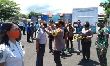 Polres Minsel gelar ‘Kampanye Pakai Masker’ Polres Minsel gelar ‘Kampanye Pakai Masker’