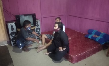 Ama Kunjungi Warga Tutuyan Yang Sedang Sakit Ama Kunjungi Warga Tutuyan Yang Sedang Sakit