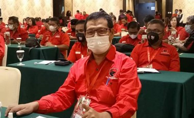 Jakop Mangole Hadiri Workshop dan Bimtek Fraksi PDI Perjuangan Jakop Mangole Hadiri Workshop dan Bimtek Fraksi PDI Perjuangan