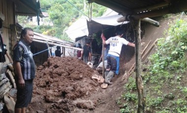 Berkat Dandes Warga Desa Picuan Satu Terhindar Dari Longsor. Berkat Dandes Warga Desa Picuan Satu Terhindar Dari Longsor.