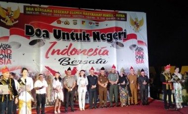 Ribuan Orang Padati Icom I Am Amurang. Gelar Doa Bersama Untuk Negeriku Indonesia Bersatu. Ribuan Orang Padati Icom I Am Amurang. Gelar Doa Bersama Untuk Negeriku Indonesia Bersatu.
