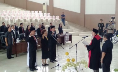 DPRD Minsel Resmi Milik Pimpinan Definitif. DPRD Minsel Resmi Milik Pimpinan Definitif.