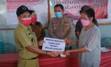 Pemdes Tokin Salurkan BLT Bulan Pertama Serta Masker Dan Handsanitizer Pada Masyarakat Pemdes Tokin Salurkan BLT Bulan Pertama Serta Masker Dan Handsanitizer Pada Masyarakat